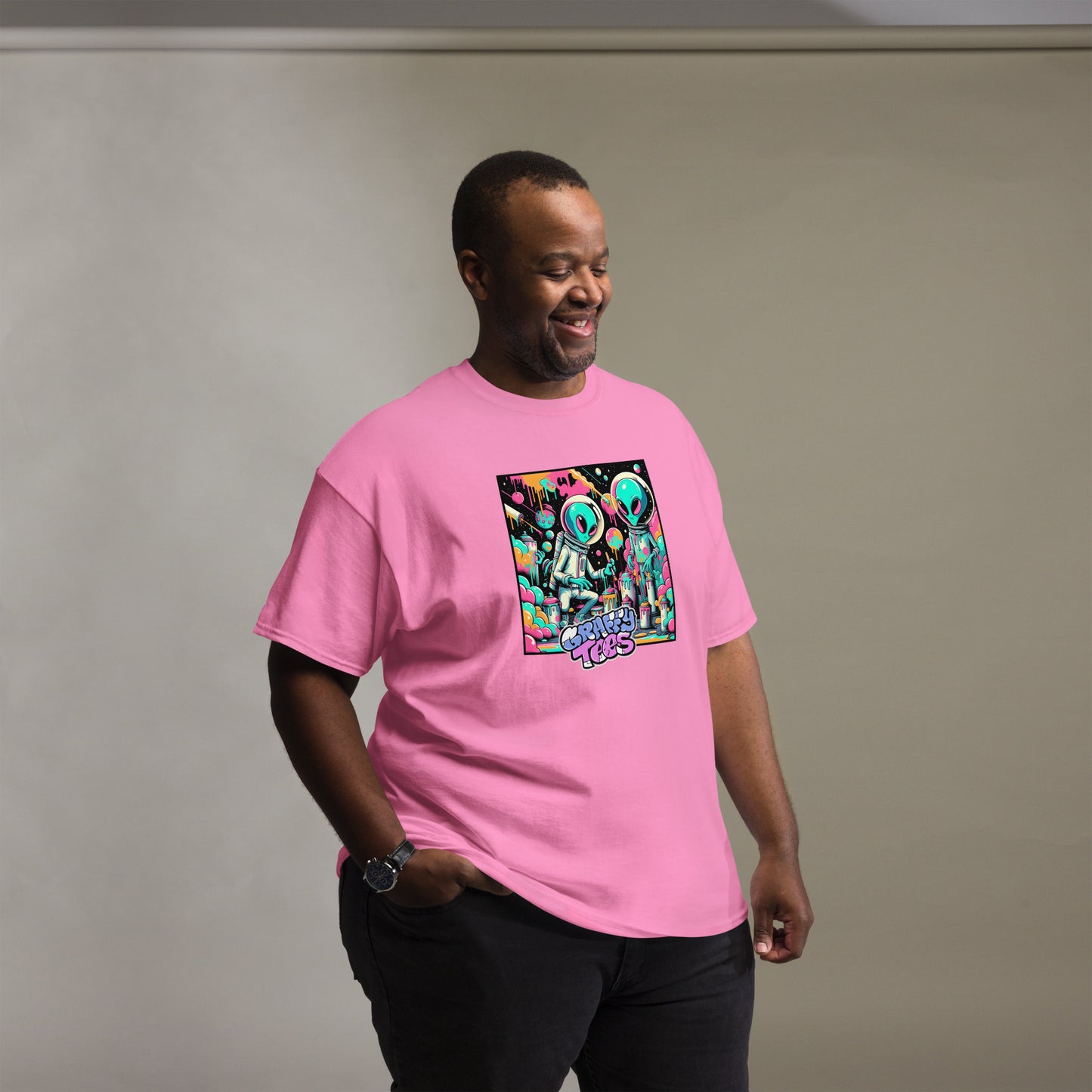 GraffyTees Aliens Painting Men's classic tee