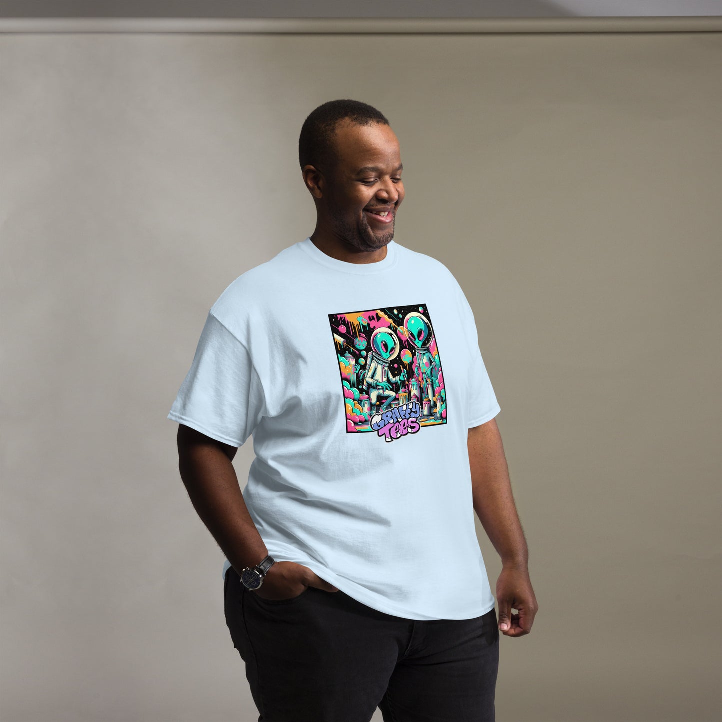 GraffyTees Aliens Painting Men's classic tee