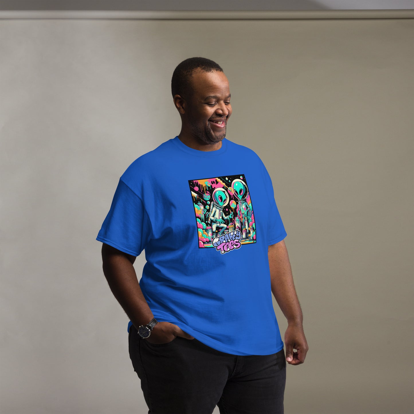 GraffyTees Aliens Painting Men's classic tee
