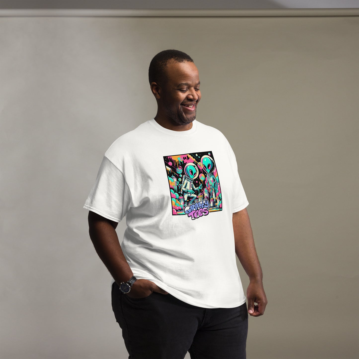 GraffyTees Aliens Painting Men's classic tee
