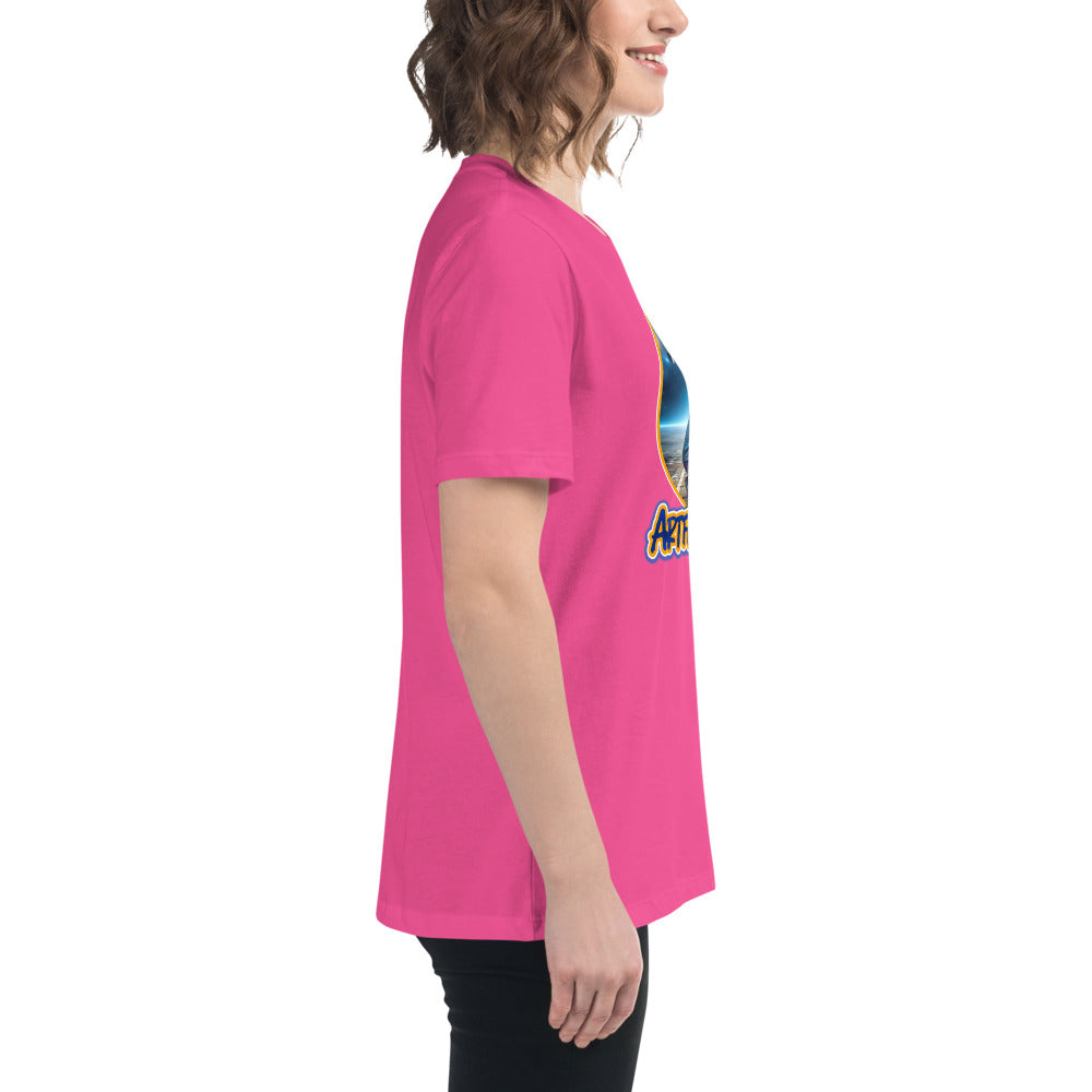 Artful Alienz Alien Graffiti Artist Women's Relaxed T-Shirt