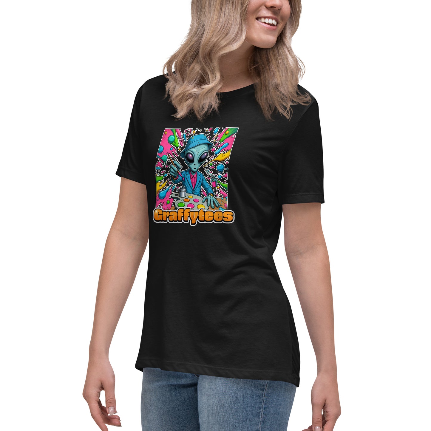 GraffyTees Alien Painter W bucket hat Women's Relaxed T-Shirt