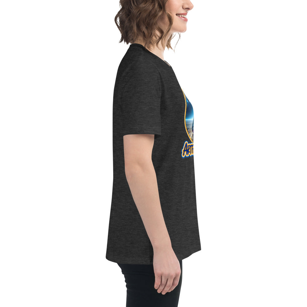 Artful Alienz Alien Graffiti Artist Women's Relaxed T-Shirt