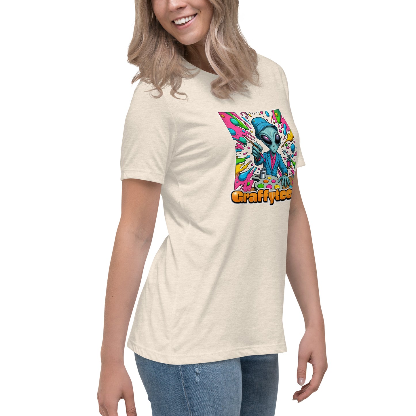 GraffyTees Alien Painter W bucket hat Women's Relaxed T-Shirt