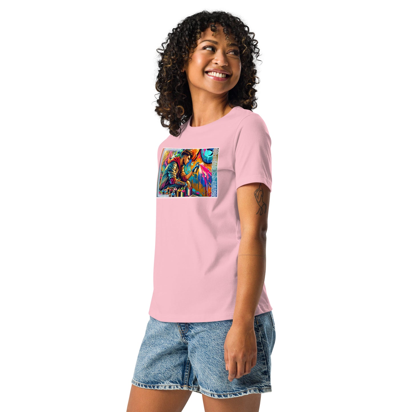 GraffyTees vandal Artist creating a Mural Women's Relaxed T-Shirt