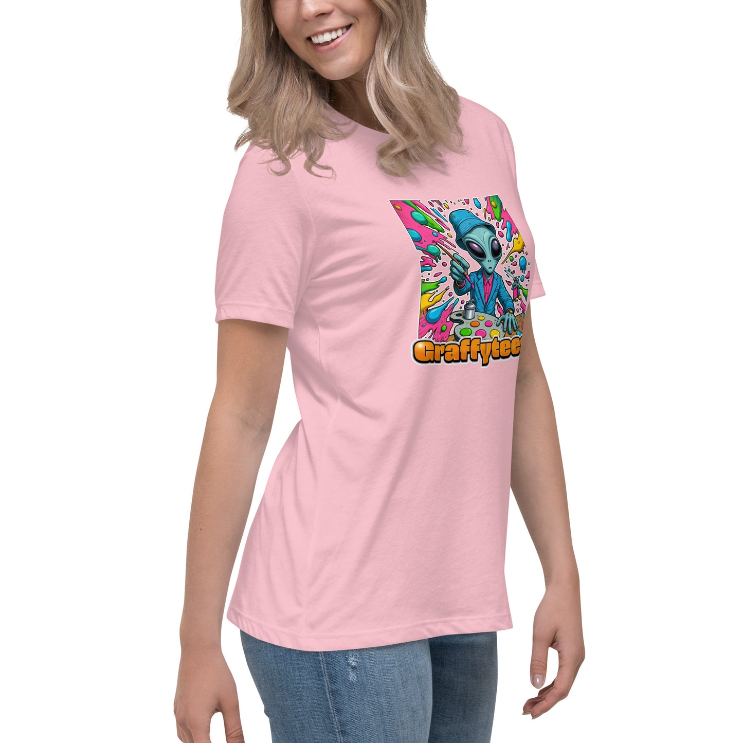 GraffyTees Alien Painter W bucket hat Women's Relaxed T-Shirt