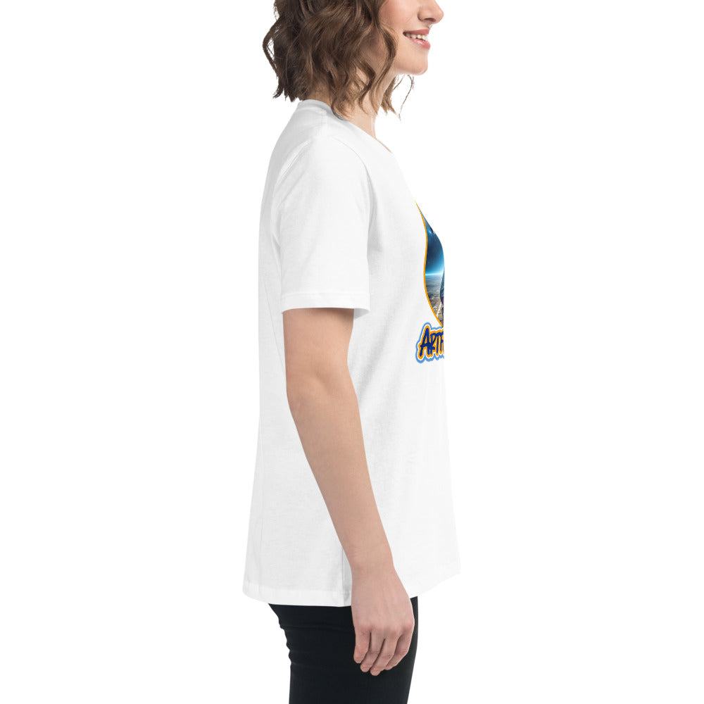 Artful Alienz Alien Graffiti Artist Women's Relaxed T-Shirt
