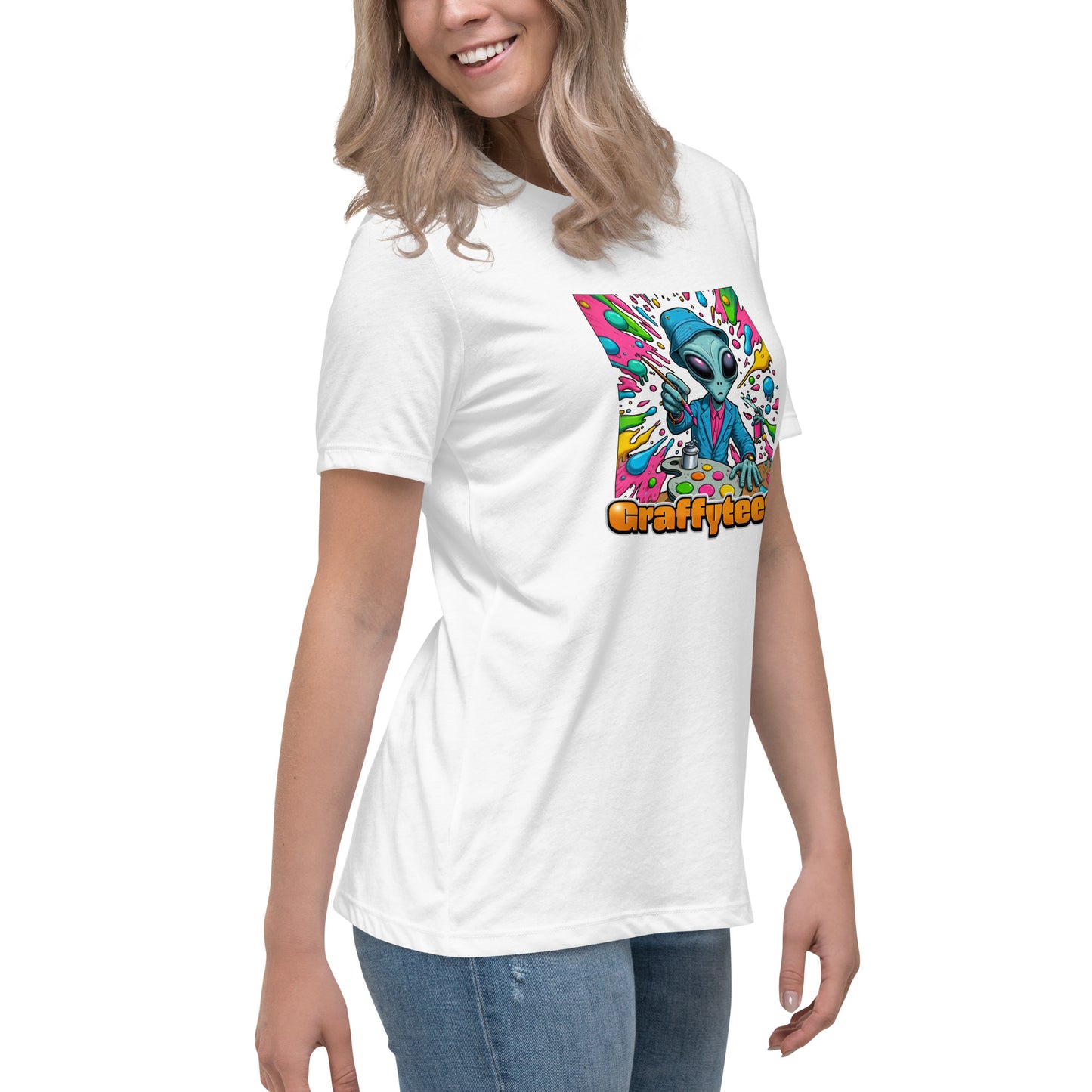GraffyTees Alien Painter W bucket hat Women's Relaxed T-Shirt